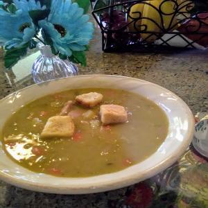Hearty Ham and Pea Soup_image
