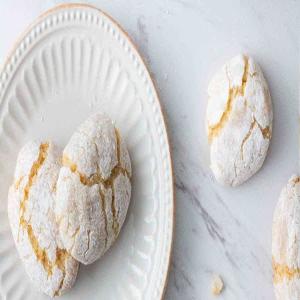 Ricciarelli: Chewy Italian Almond Cookies_image