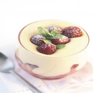 Almond Fresh Berry Trifle_image
