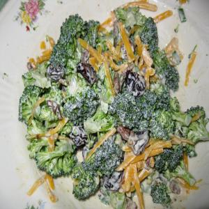 Broccoli and Cheddar Salad_image