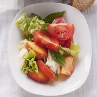 Tomato and Mozzarella Salad with Peaches_image