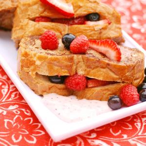 Berry-Stuffed French Toast With Vanilla Yogurt Sauce_image