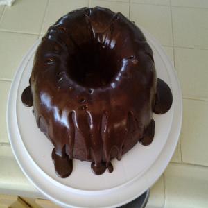 Devil's Food Cake With Chocolaty Dizzle Icing_image