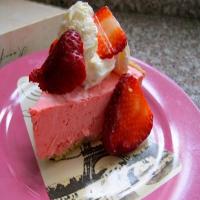 Light and Refreshing Strawberry Jello Pie_image