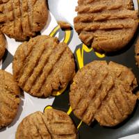 4-Ingredient Keto Peanut Butter Cookies_image