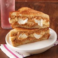 Peanut Butter, Banana & Marshmallow Sandwich_image