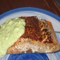 Salmon With Creamy Avocado Sauce_image