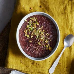 Dark chocolate & pistachio porridge image