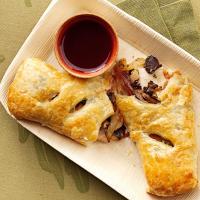 Turkey Puffs with Cranberry Cabernet Sauce_image