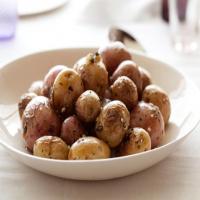 Roasted Baby Potatoes with Herbs_image