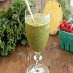 Kale Cucumber Pineapple Smoothie Recipe - (4.7/5)_image