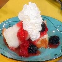 Angel Food Cake and Berries_image
