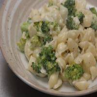 Pasta Con Broccoli image
