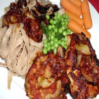 Baked Pork Chops With Onions and Chili Sauce_image