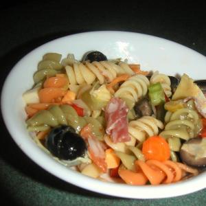 Ellen's Muffaletta Pasta Salad_image