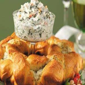 Dilly Cheese Ring with Spinach Dip Recipe_image