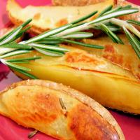 Crispy Baked Potato Wedges - Low Fat_image