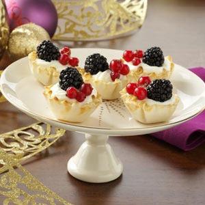Berries & Swedish Cream Tartlets Recipe_image