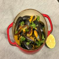 Mussels in Lime-Coconut Broth image