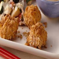 Crunchy Chicken Chunks with Thai Peanut Sauce_image