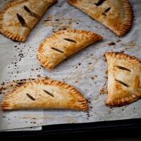 Spiced Pear Hand Pies_image