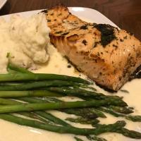 Cheesecake Factory Herb Crusted Salmon_image