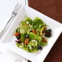 Blue Cheese & Berry Tossed Salad_image