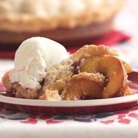 Summer Peach Pie with Vanilla and Cardamom image