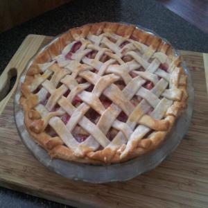 Simple Strawberry Rhubarb Pie image