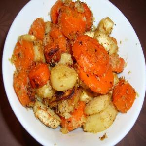 Horseradish-Roasted Carrots and Parsnips_image