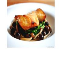 Honey Baked Cod with Spinach & Bunashimeji Recipe - (4.5/5) image