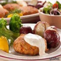 SALMON CROQUETTES WITH CHEESY DILL SAUCE_image