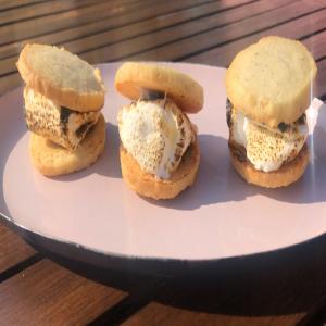 Sichuan Peppercorn And Toasted Marshmallow Cookie Sandwiches Recipe by Tasty image