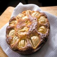 Apple Kuchen With Honey and Ginger_image