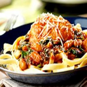 SLOW-COOKER CHICKEN WITH WHITE BEANS & SPINACH image
