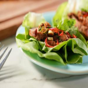 Spicy Pork Loin and Lettuce Wraps_image