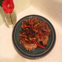 Pan-Grilled Steak with Balsamic Peppers_image