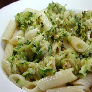 Courgette / Zucchini Pasta With Chili, Garlic & Parmesan_image