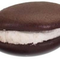 Ayuh, these be Maine-ah whoopie pies image