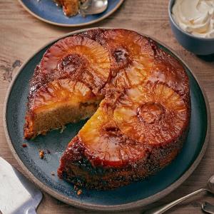 Rum & pineapple upside-down pudding_image