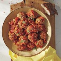 Lamb-ricotta meatballs and sauce_image