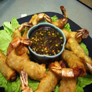 Crunchy Shrimp Wontons With Green-Onion Dipping Sauce_image