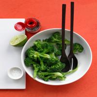 Steamed Broccoli With Lime Dressing_image