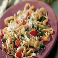 Whole Wheat Fettuccine with Spring Vegetables_image