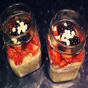 Strawberry and White Chocolate Overnight Oats_image
