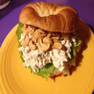 Dilled Chicken Salad with Cashews on Croissants_image