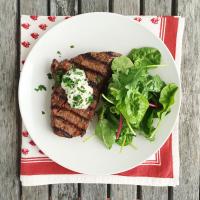 Grilled Sirloin with Garlic-Herb Spread and Mixed Greens_image