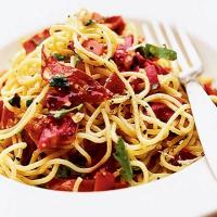 Spaghetti with Spanish flavours image
