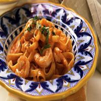 Slow Cooker Chicken and Shrimp With Fettuccine_image