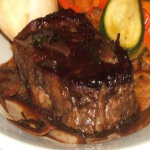 Steak in Garlic Wine Sauce image